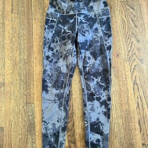Danskin Black and Gray Patterned Leggings